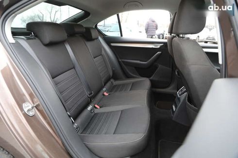 Skoda Octavia 2018 - фото 9
