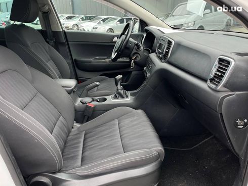 Kia Sportage 2016 белый - фото 19