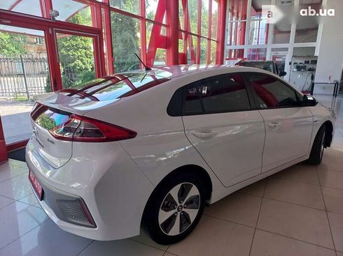 Hyundai Ioniq 2017 - фото 5