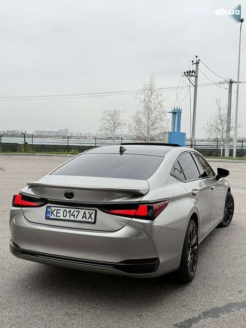 Lexus ES 2021 - фото 11