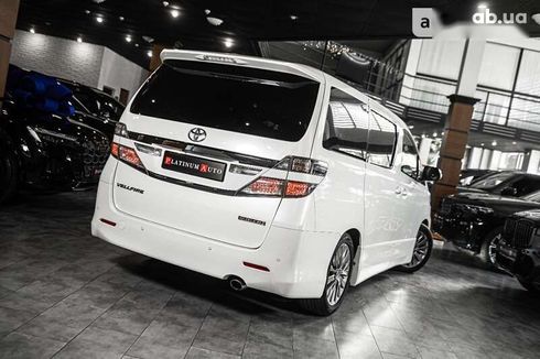 Toyota Vellfire 2014 - фото 13