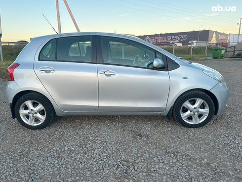 Toyota Yaris 2006 серый - фото 14