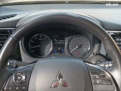 Mitsubishi Outlander 2017 черный - фото 14