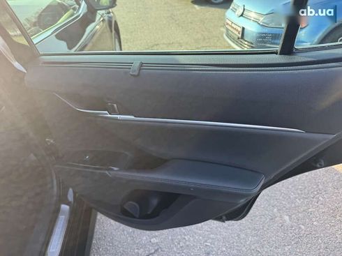 Toyota Camry 2019 - фото 30