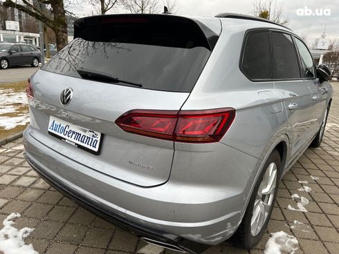 Volkswagen Touareg R 2021 - фото 28