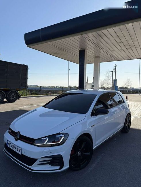 Volkswagen Golf GTI 2020 - фото 10
