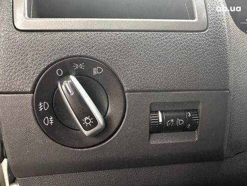 Volkswagen Caravelle 2015 серый - фото 9