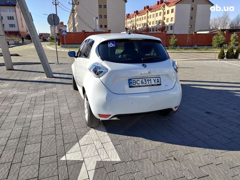 Renault Zoe 2018 белый - фото 17