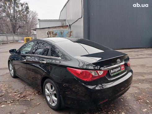 Hyundai Sonata 2011 черный - фото 7