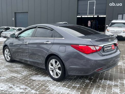 Hyundai Sonata 2011 серый - фото 9