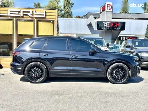 Volkswagen Touareg 2018 - фото 8
