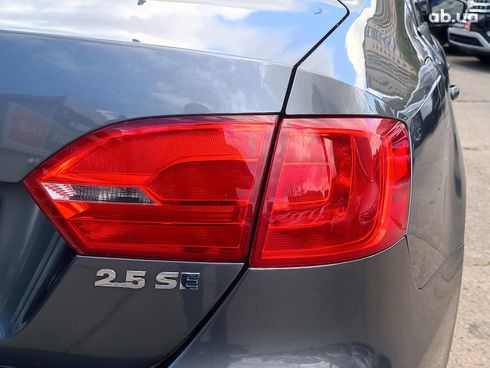 Volkswagen Jetta 2011 серый - фото 10