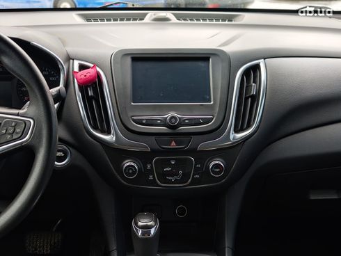 Chevrolet Equinox 2017 серый - фото 17