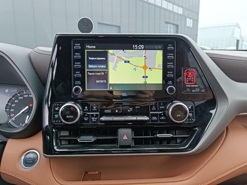 Toyota Highlander 2021 коричневый - фото 32