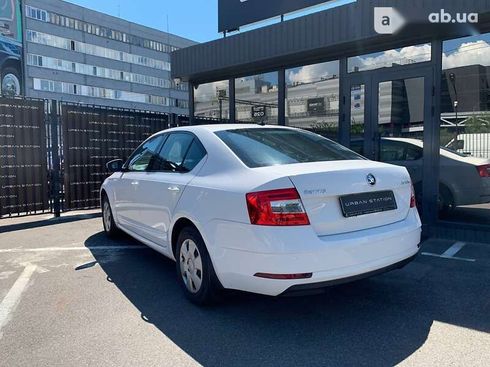 Skoda Octavia 2019 - фото 7