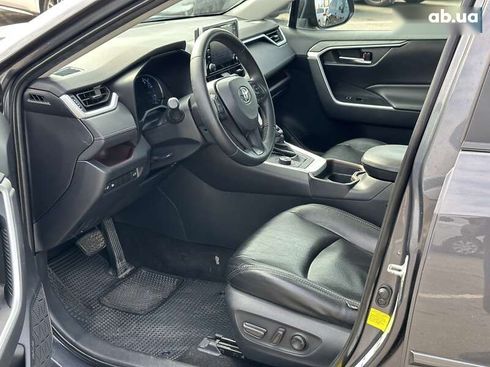Toyota RAV4 2019 - фото 15