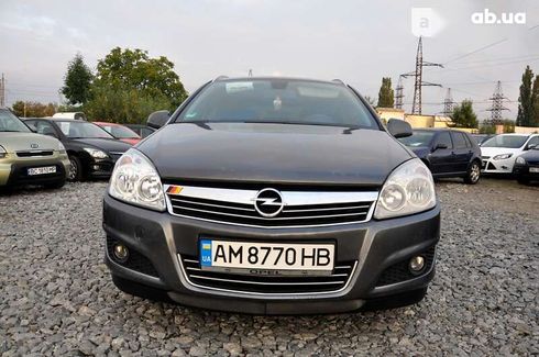 Opel Astra 2010 - фото 2