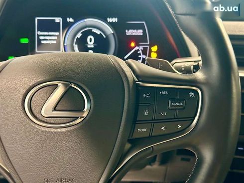 Lexus UX 2021 - фото 25