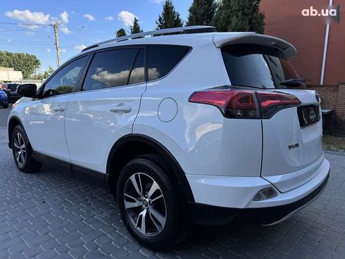 Toyota RAV4 2017 - фото 14