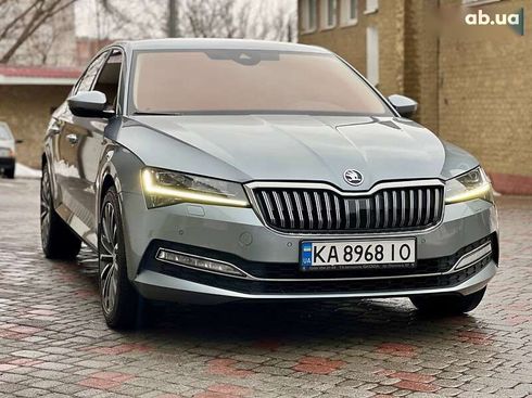 Skoda Superb 2021 - фото 17