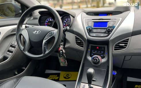 Hyundai Elantra 2013 - фото 18