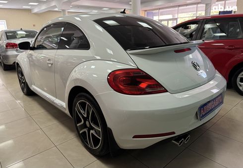 Volkswagen Beetle 2012 белый - фото 12