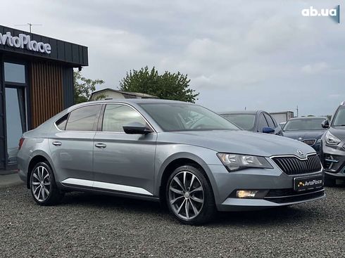 Skoda Superb 2017 - фото 16