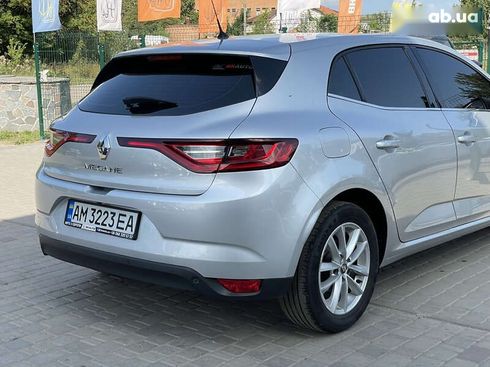 Renault Megane 2016 - фото 16
