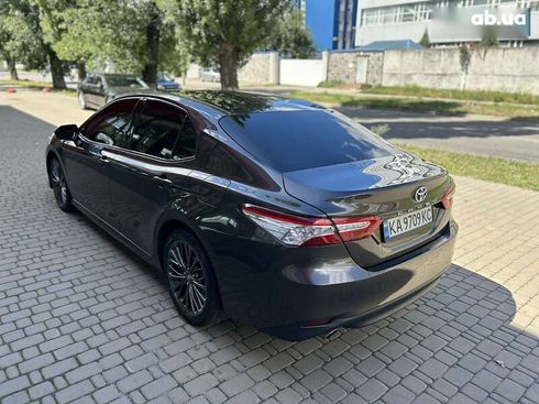 Toyota Camry 2020 - фото 14