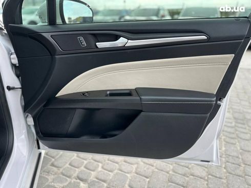 Ford Fusion 2017 белый - фото 34