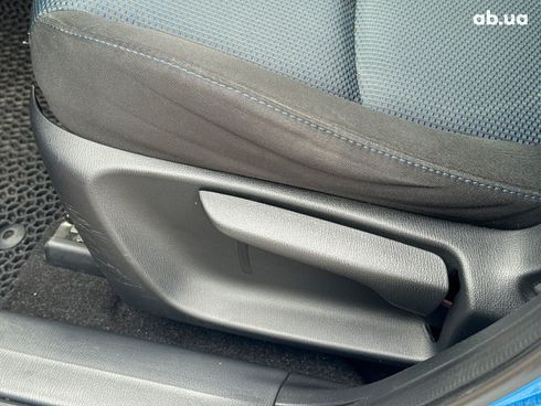 Toyota Yaris 2017 синий - фото 16