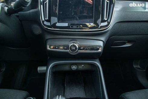 Volvo XC40 2021 - фото 22
