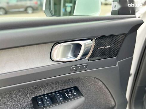 Volvo XC40 2021 - фото 14