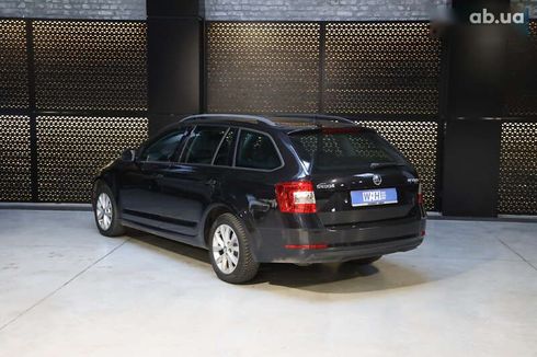 Skoda Octavia 2019 - фото 6