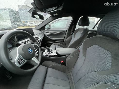 BMW 5 серия 2022 - фото 20