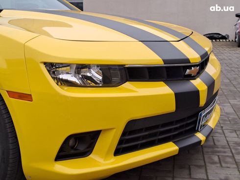 Chevrolet Camaro 2013 желтый - фото 19
