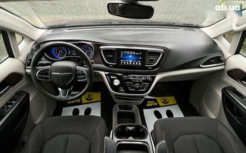 Chrysler Pacifica 2017 - фото 11