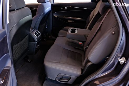 Kia Sorento 2018 серый - фото 8