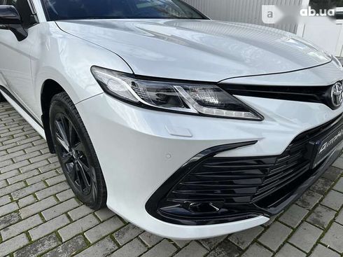 Toyota Camry 2021 - фото 10