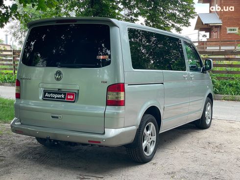 Volkswagen Multivan 2006 серый - фото 8