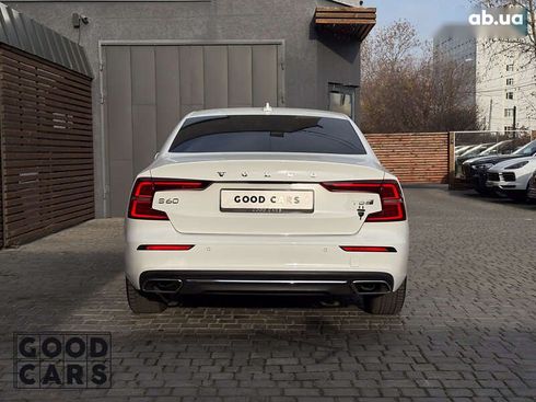 Volvo S60 2020 - фото 5