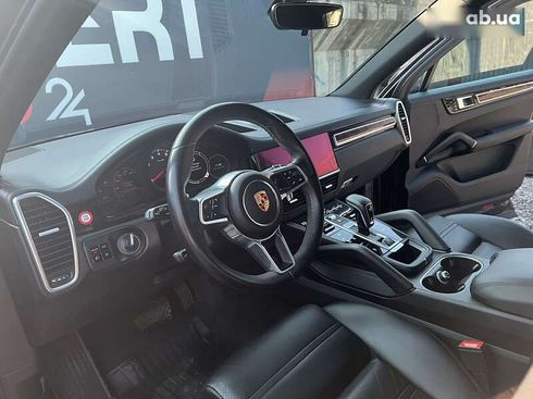 Porsche Cayenne 2019 - фото 24