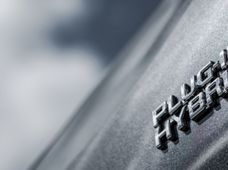 Продажа Toyota RAV4 Hybrid 2022 года - купить на Автобазаре