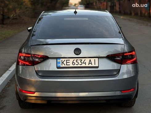 Skoda Superb 2018 - фото 29