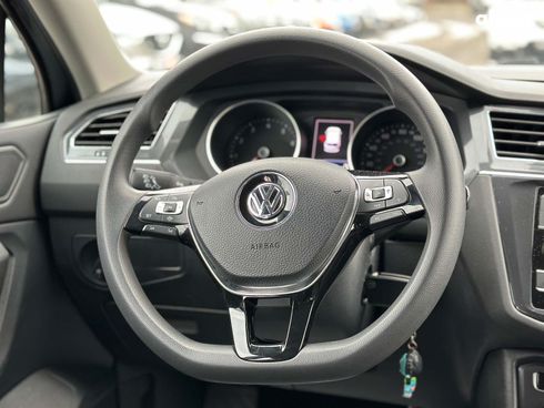 Volkswagen Tiguan 2021 серый - фото 36