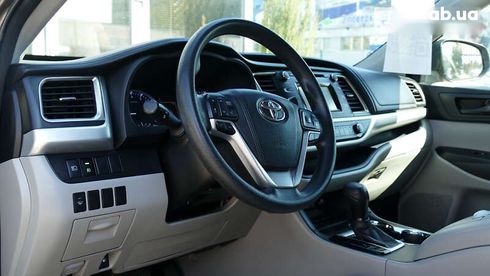 Toyota Highlander 2017 - фото 16