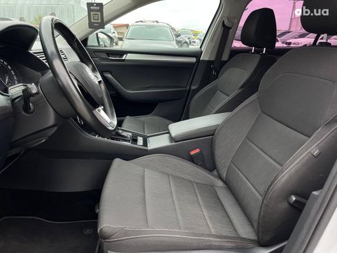Skoda Superb 2018 белый - фото 17