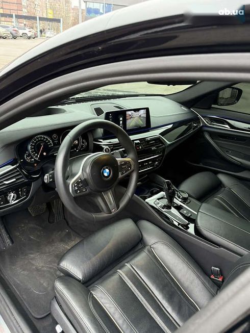 BMW 5 серия 2017 - фото 19