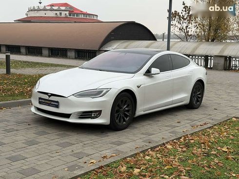 Tesla Model S 2019 - фото 17