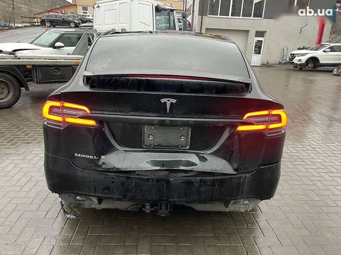 Tesla Model X 2017 - фото 23